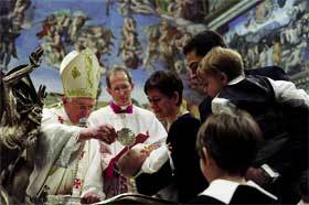 El Papa bautizó a 14 bebés en la Solemnidad del Bautismo del Señor, el domingo 10
