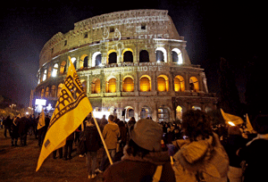 Coliseo Roma iluminado en Ciudades por la Vida