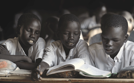 ninos africanos en la escuela