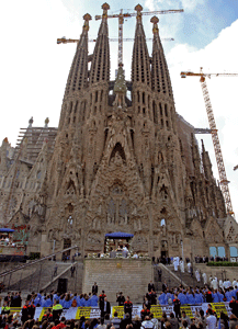 Fachada Sagrada Familia de Barcelona - visita Benedicto XVI
