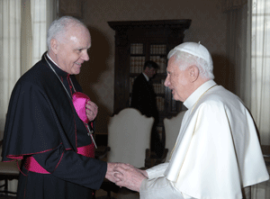 Papa con Edwin F. O'Brien obispo EEUU