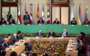 Firma de los Acuerdos de Paz de El Salvador en Ciudad de México