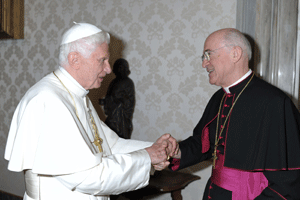 Carlo Mª Viganò con Benedicto XVI