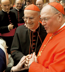 consistorio creación 22 nuevos cardenales febrero 2012 - Dolan y Bertone