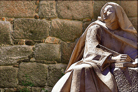 Santa Teresa de Jesús estatua
