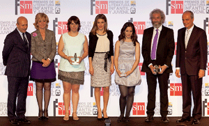 foto familia ganadores Premios Barco de Vapor y Gran Angular 2012
