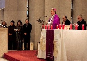 obispo Mario Iceta dirige el encuentro diocesano por la paz en Bilbao