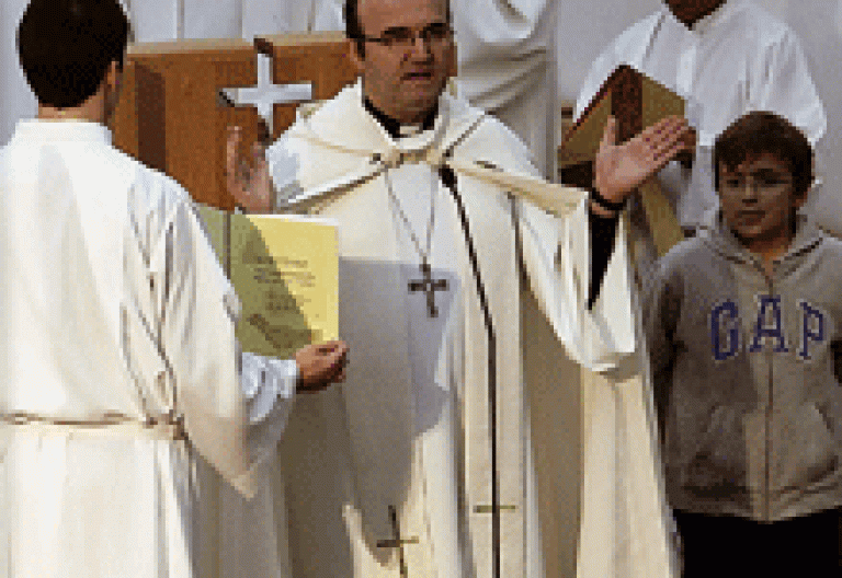 obispo José Ignacio Munilla dirige el encuentro diocesano por la paz en San Sebastián