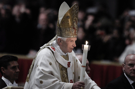 Benedicto XVI en la Vigilia Pascual Vaticano 2012