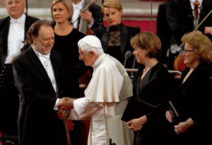 Benedicto XVI en el concierto por su 85 cumpleaños