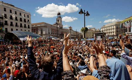 15M 2011 Puerta del Sol protestas de jóvenes indignados