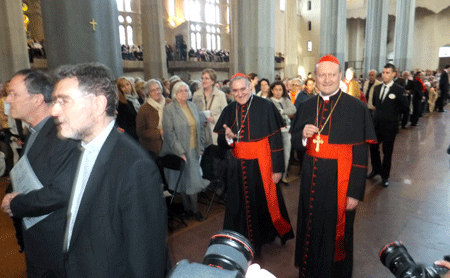 cardenal Gianfranco Ravasi y cardenal Lluís Martínez Sistach Atrio de los Gentiles de Barcelona