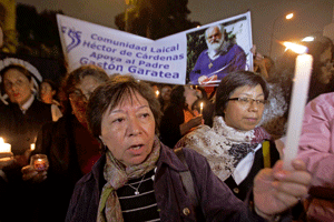 manifestación de apoyo al sacerdote Gastón Garatea