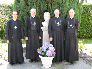 los cuatro obispos lefebvristas Fraternidad San Pío X, Fellay, Galarreta, Williamson y Tissier