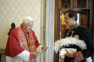 papa Benedicto XVI con Eduardo Gutiérrez, embajador de España ante la Santa Sede