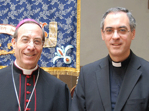 Arzobispo Francisco Pérez González y Juan Antonio Aznárez Cobo, de Pamplona