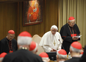 reunión del papa Benedicto XVI con cardenales