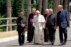papa Benedicto XVI visita centro misioneros verbitas cerca Castel Gandolfo