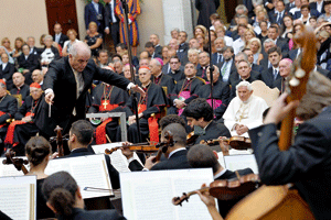 papa Benedicto XVI concierto de Barenboim en Castel Gandolfo julio 2012