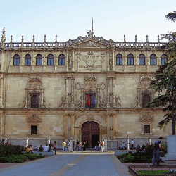 fachada de la universidad de Alcalá de Henares