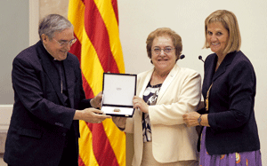 Parlament de Cataluña entrega premio a Cáritas, cardenal Lluís Martínez Sistach