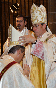 Juan Antonio Aznárez recibe la consagración episcopal en Pamplona septiembre 2012
