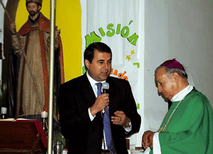Federico Franco y el obispo Mario M. Medina