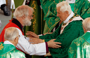 papa Benedicto XVI con Rowan Williams arzobispo de Canterbury en el Año de la fe