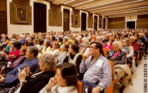 Fijos los ojos en Jesús presentación libro en Madrid 600 participantes
