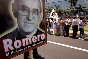 concentración en El Salvador en memoria de monseñor Óscar Romero