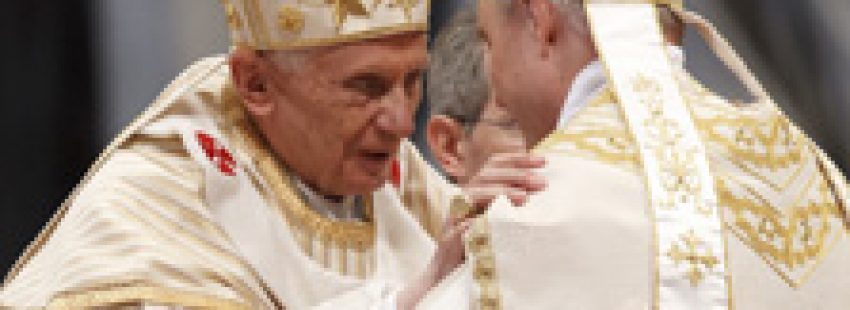 papa Benedicto XVI ordena obispo a secretario Geor Ganswein