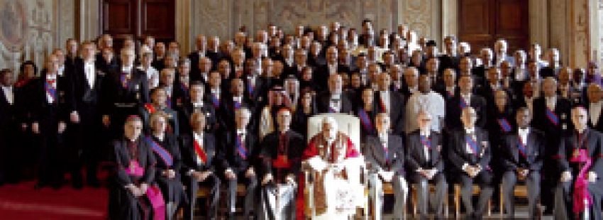 papa Benedicto XVI con embajadores Cuerpo Diplomático discurso 2013