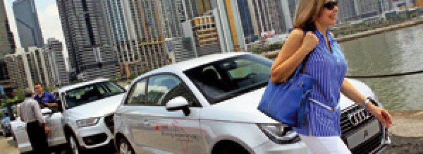 feria de coches de gama alta en Panamá