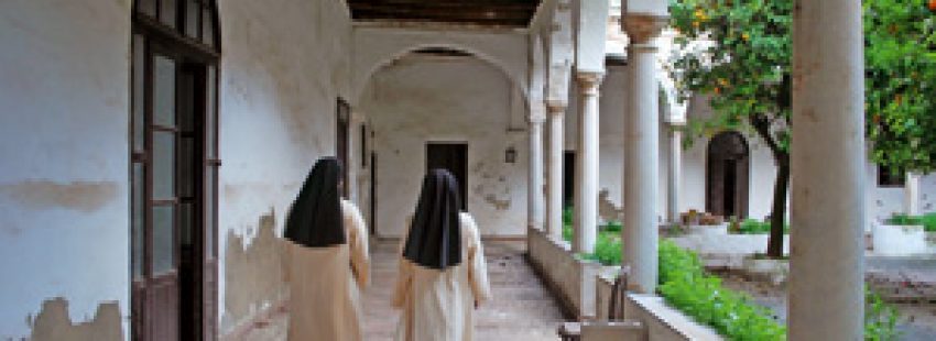 dos religiosas en el Monasterio de Santa María de Cádiz