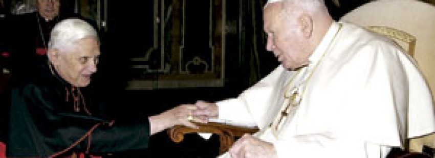 Joseph Ratzinger cardenal con Juan Pablo II