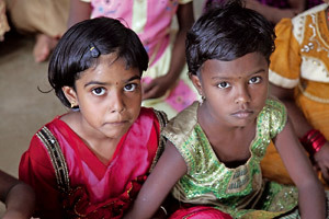dos niñas en la India