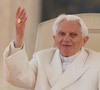papa Benedicto XVI sonriente