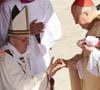 El papa Francisco inicia su pontificado: “El verdadero poder es el servicio” papa Francisco entrega anillo del pescador