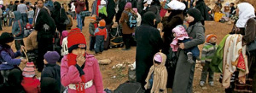 sirios huyen de la guerra como refugiados en Líbano