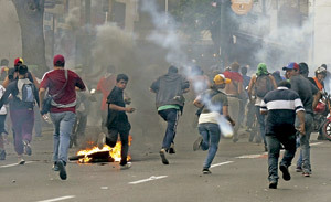 disturbios y enfrentamientos violentos en Venezuela tras elecciones presidenciales abril 2013