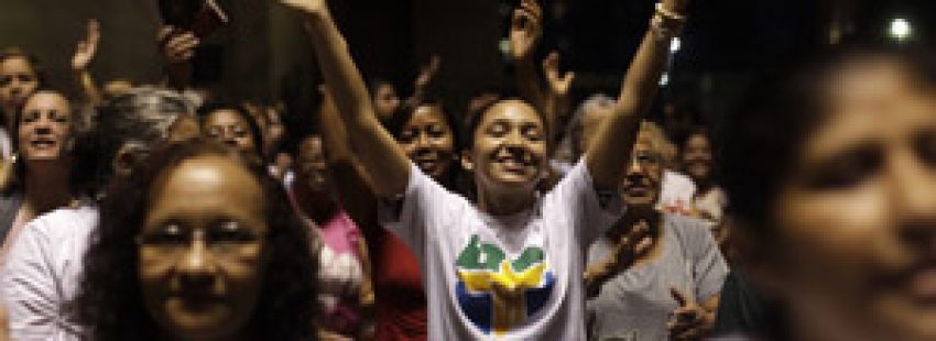 fieles celebran una misa en la cuenta atrás de los cien días para la JMJ Río 2013