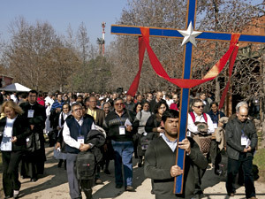procesión para inagurar la II Asamblea Eclesial Nacional de Chile junio 2013