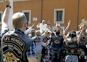 papa Francisco con moteros junio 2013