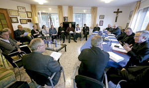 sesión conjunta de reflexión entre obispos y religiosos de Catalunya 2012