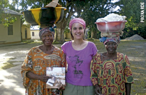 Irantzu Lizarraga, en Camerún, laica miembro de Prokarde, ONG de las Carmelitas Misioneras