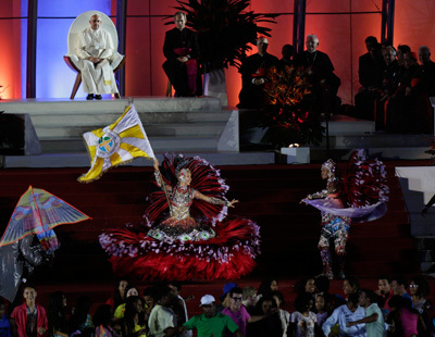 fiesta de acogida de los jóvenes playa de Copacabana JMJ Río 2013