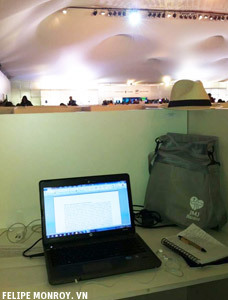 puesto de trabajo de Felipe Monroy en el Media Center de Copacabana JMJ Río 2013