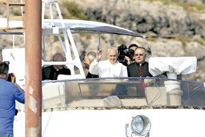 papa Francisco visita isla de Lampedusa para rezar por los inmigrantes 8 julio 2013