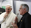 papa Francisco en el avión con los periodistas de camino de Roma a Brasil para la JMJ Río 2013