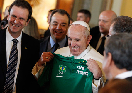 papa Francisco recibe Llaves de la Ciudad de Río JMJ 2013